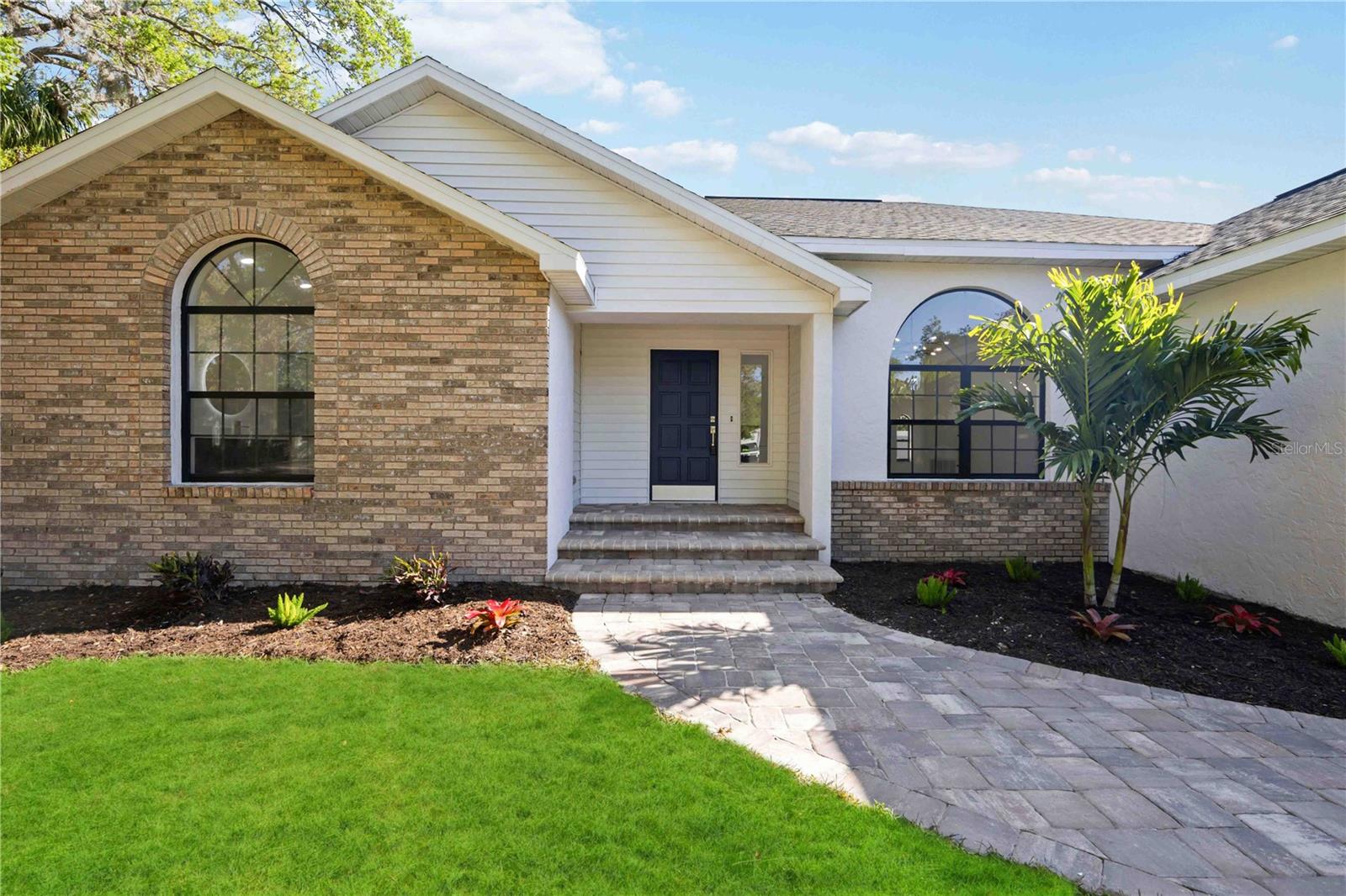 4444 Robin Hood Trl W Property Photo