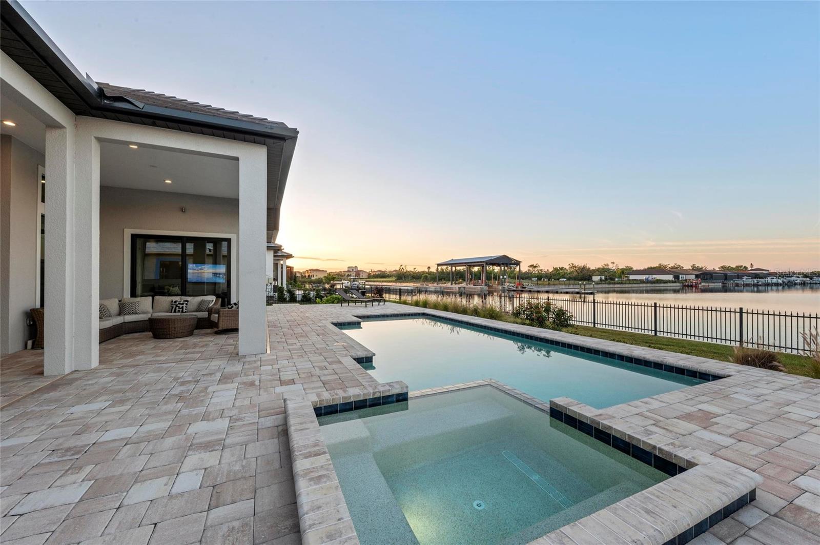 1702 4th St E St E Property Photo 58