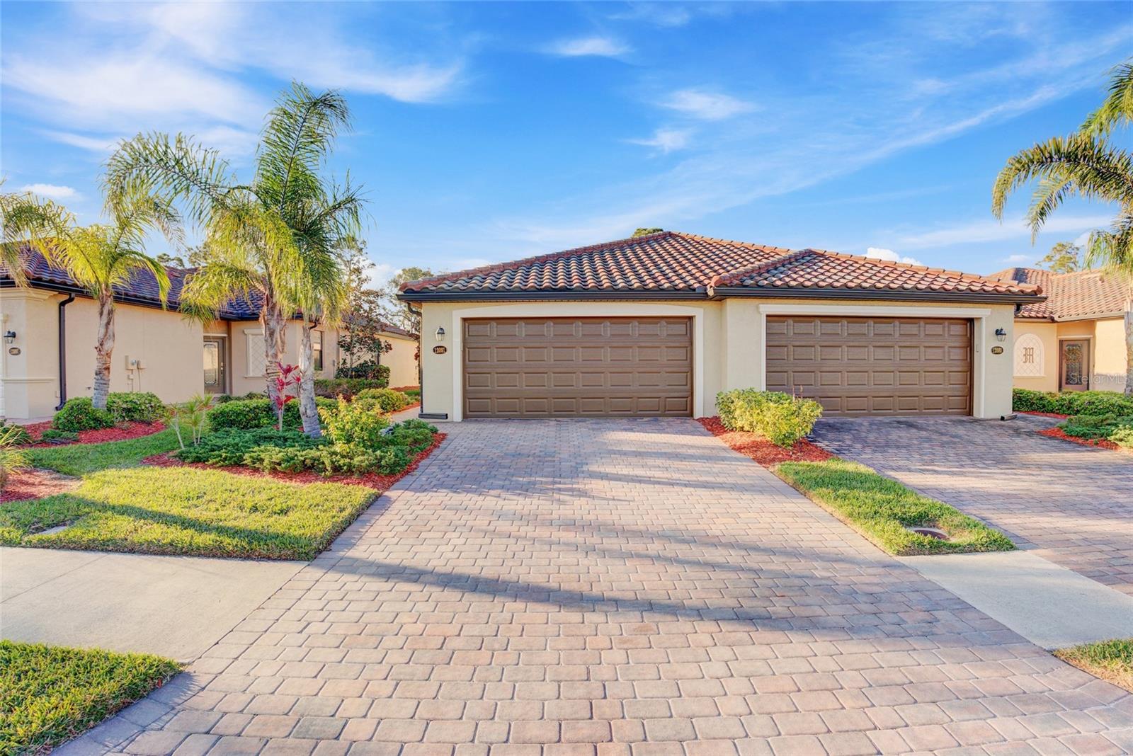 12091 Amica Loop Property Photo 3