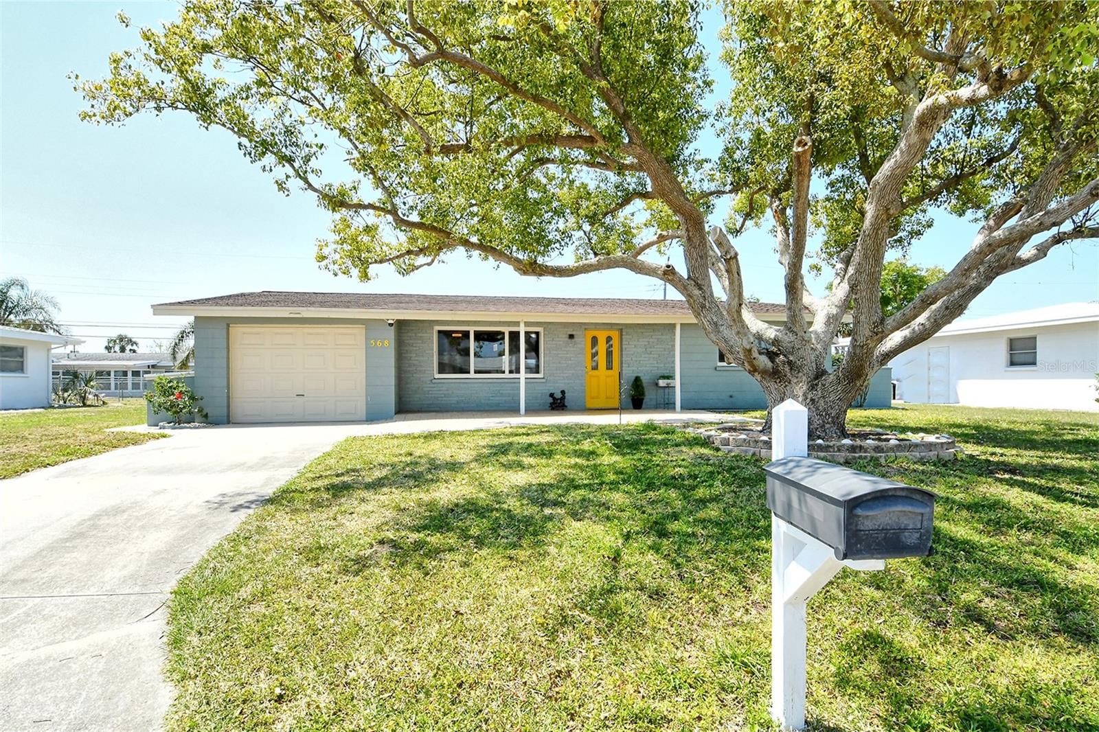 568 Sheridan Dr Property Photo 1