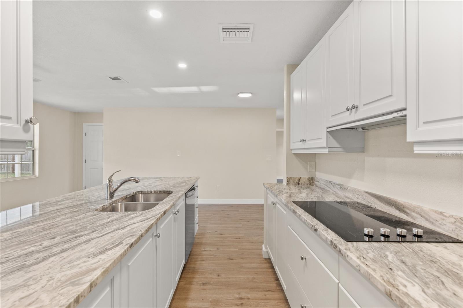 2070 Carpetgreen St Property Photo 8