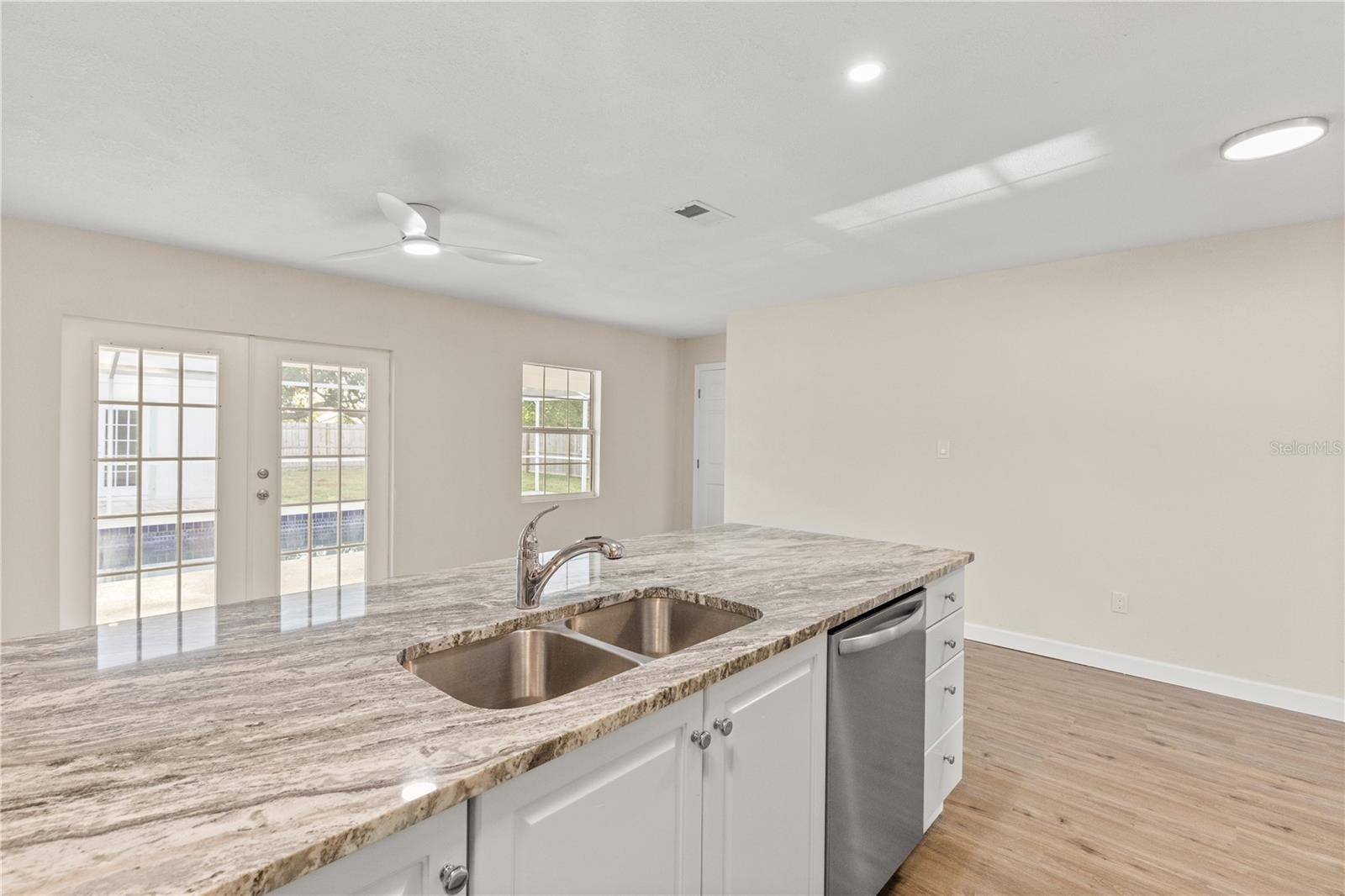 2070 Carpetgreen St Property Photo 11