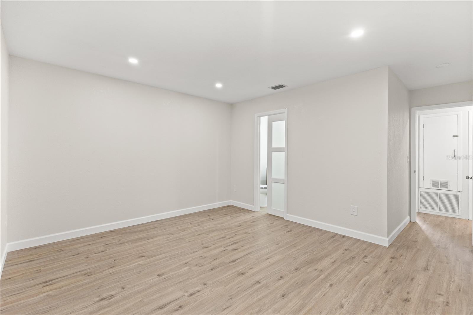 2070 Carpetgreen St Property Photo 14