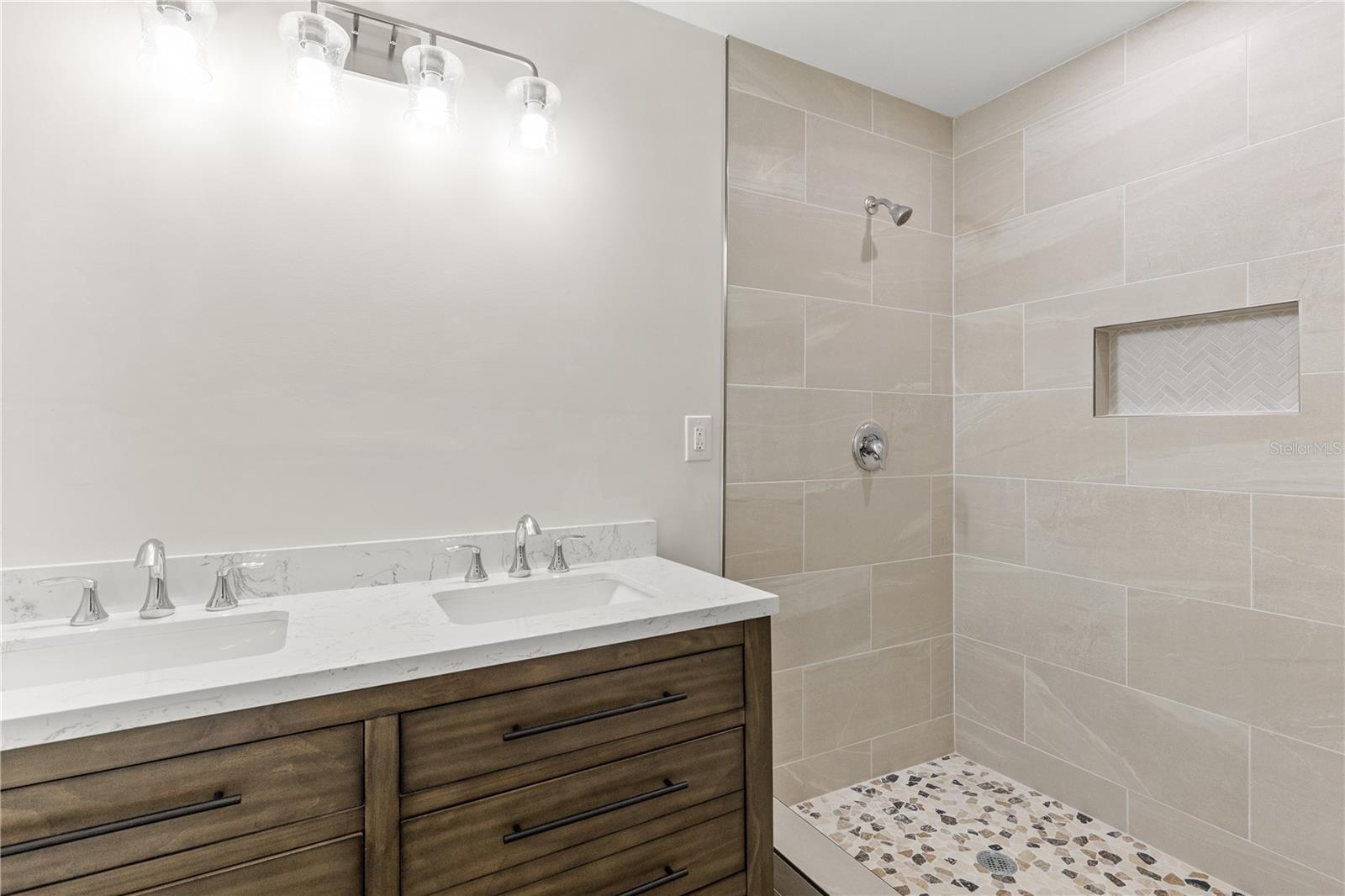 2070 Carpetgreen St Property Photo 18