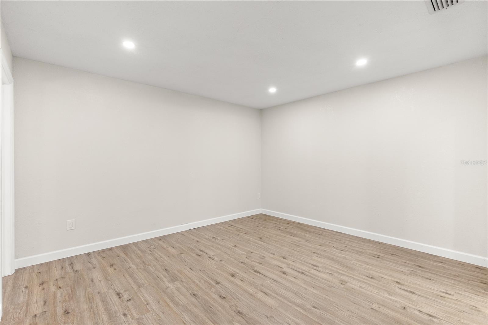 2070 Carpetgreen St Property Photo 19