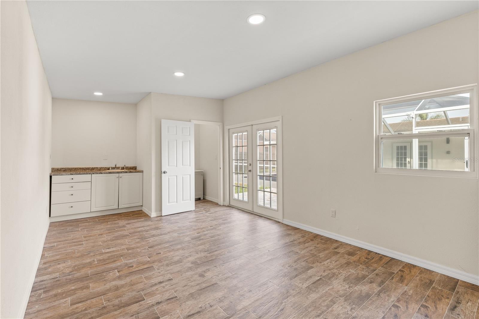 2070 Carpetgreen St Property Photo 31