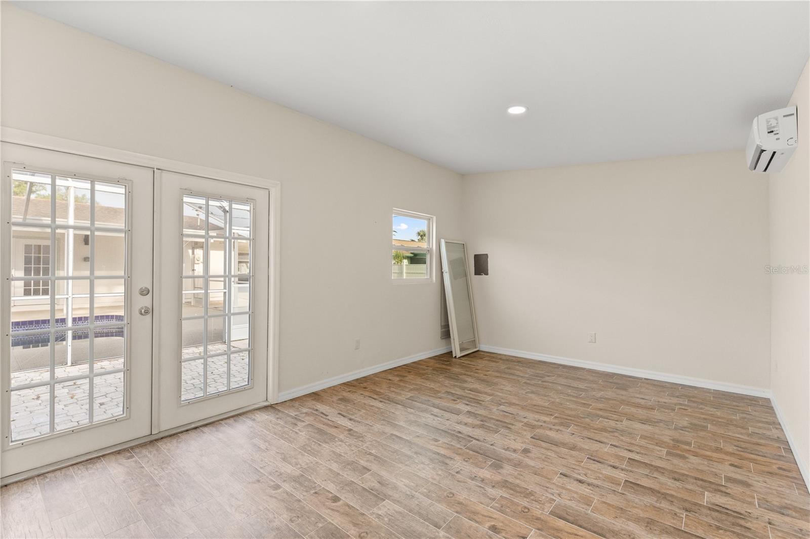 2070 Carpetgreen St Property Photo 32