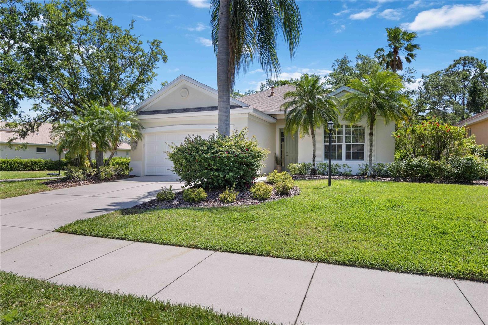 7439 Sea Island Ln Property Photo