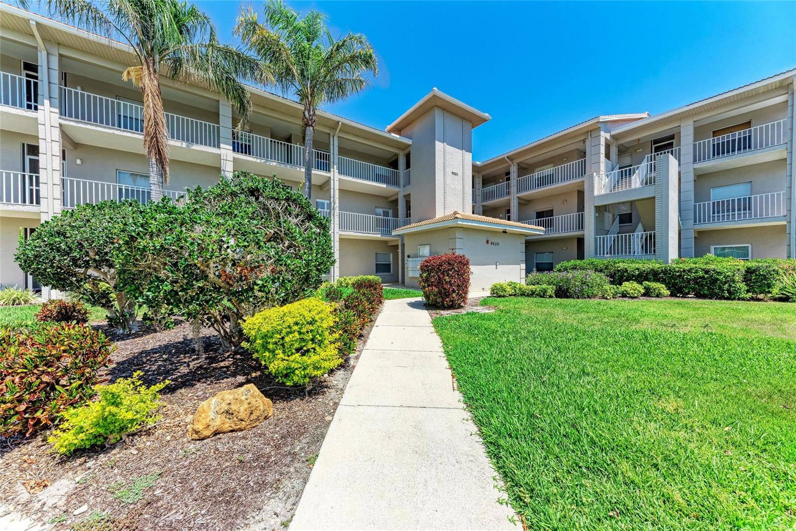 9620 Club South Cir #5208 Property Photo 1