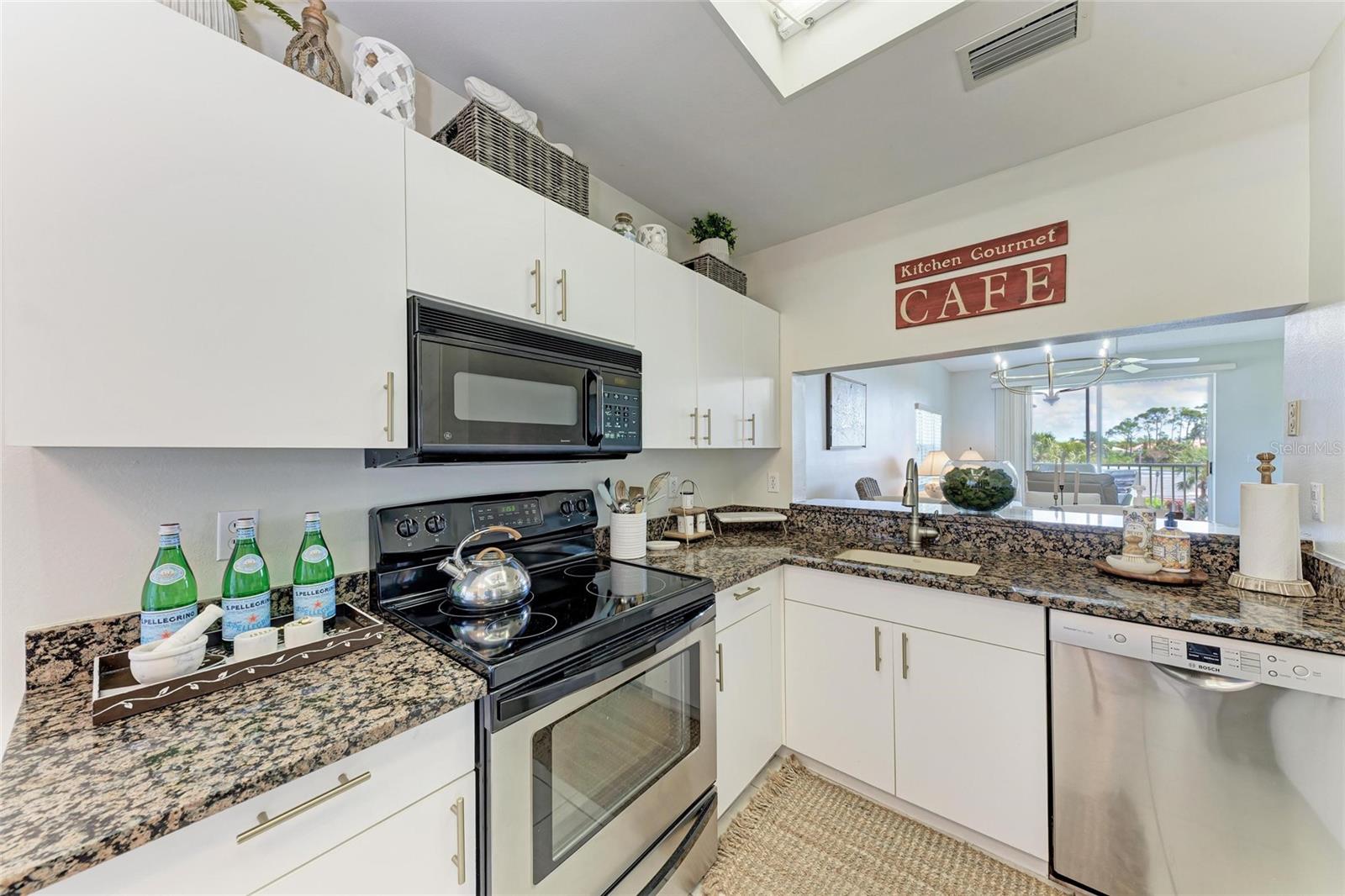 9620 Club South Cir #5208 Property Photo 11