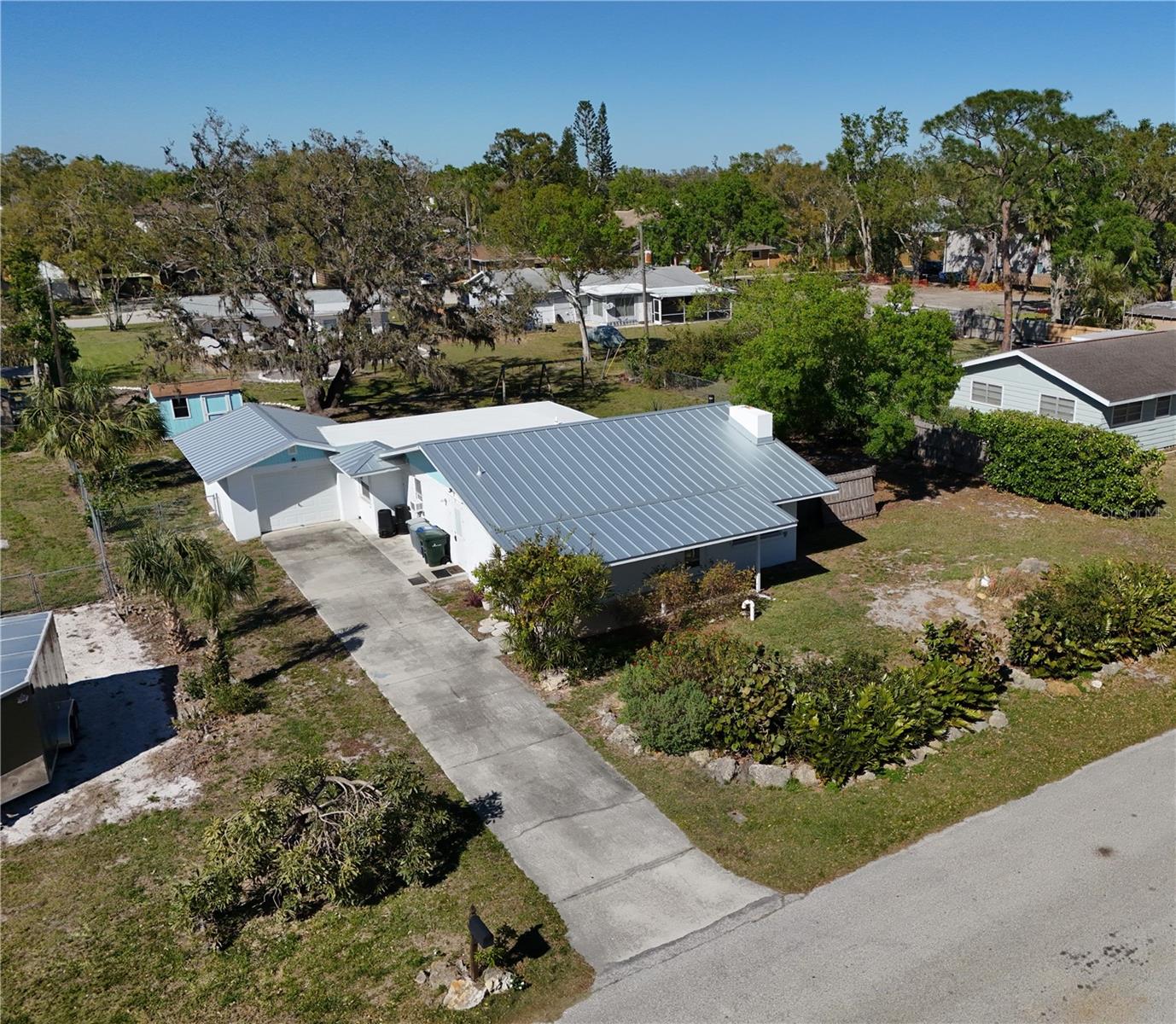 2247 Sandrala Dr Property Photo
