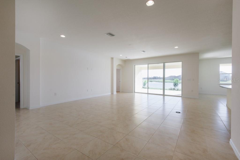 15543 Trinity Fall Way Property Photo 4
