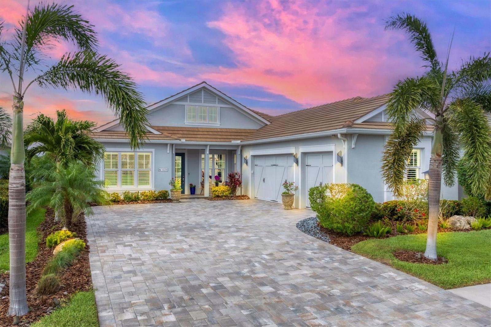 8258 Grande Shores Dr Property Photo