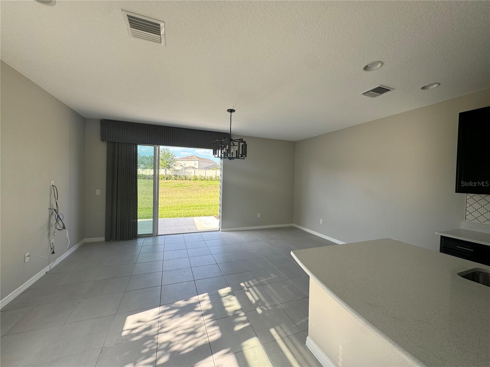 6104 Willowside St Property Photo 3