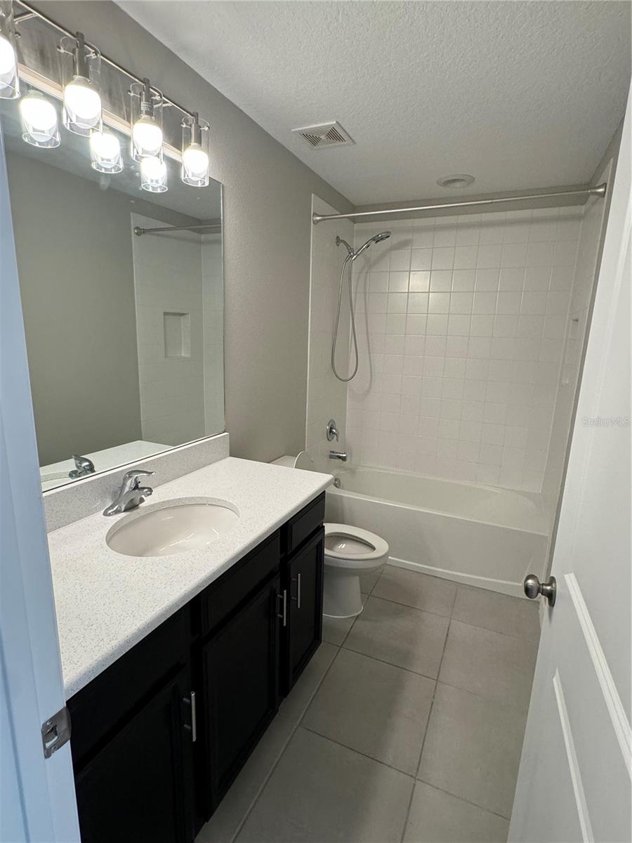 6104 Willowside St Property Photo 9