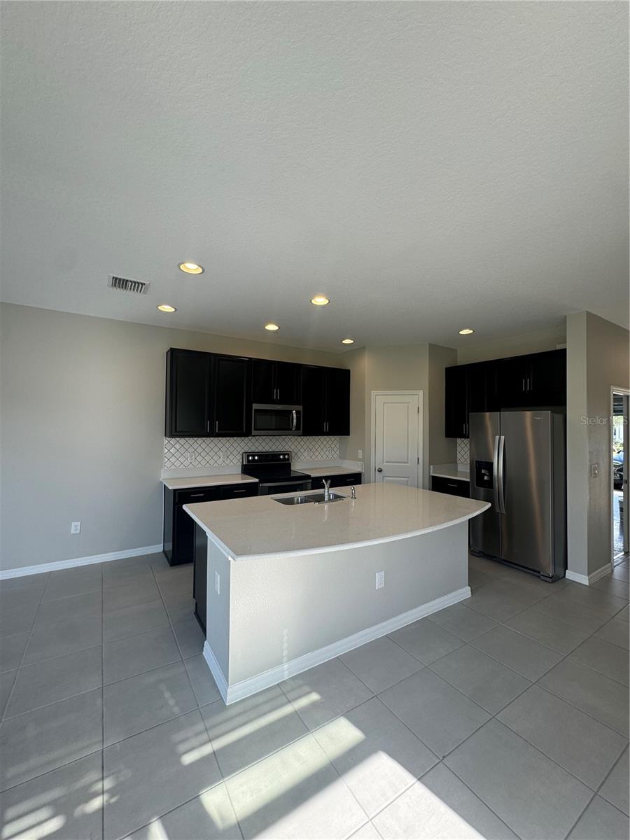 6104 Willowside St Property Photo 11