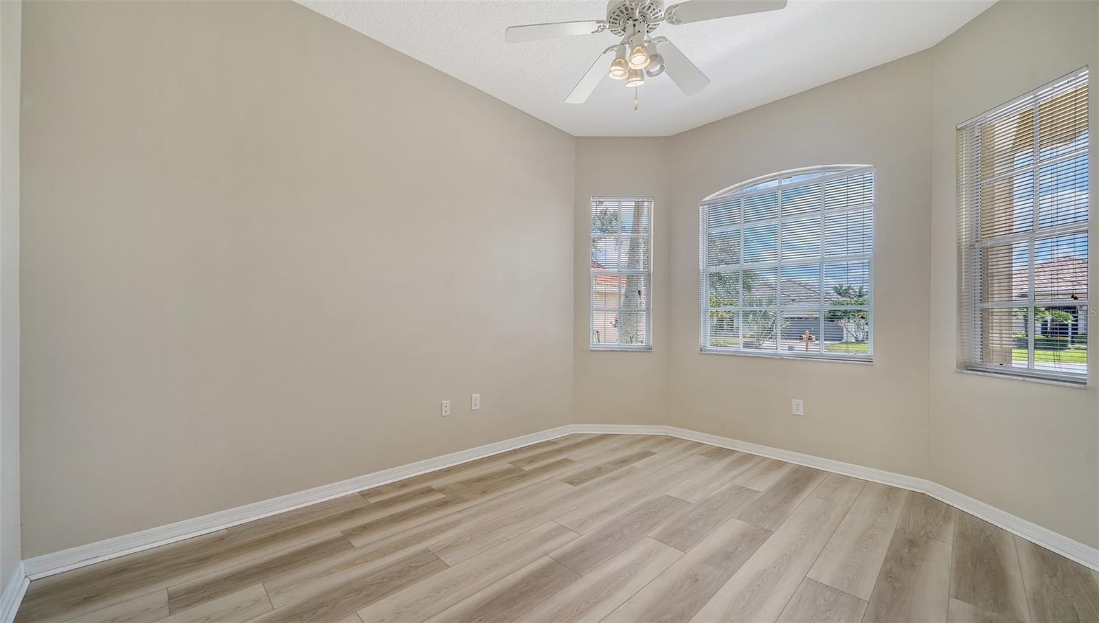 5939 Sandstone Ave Property Photo 10
