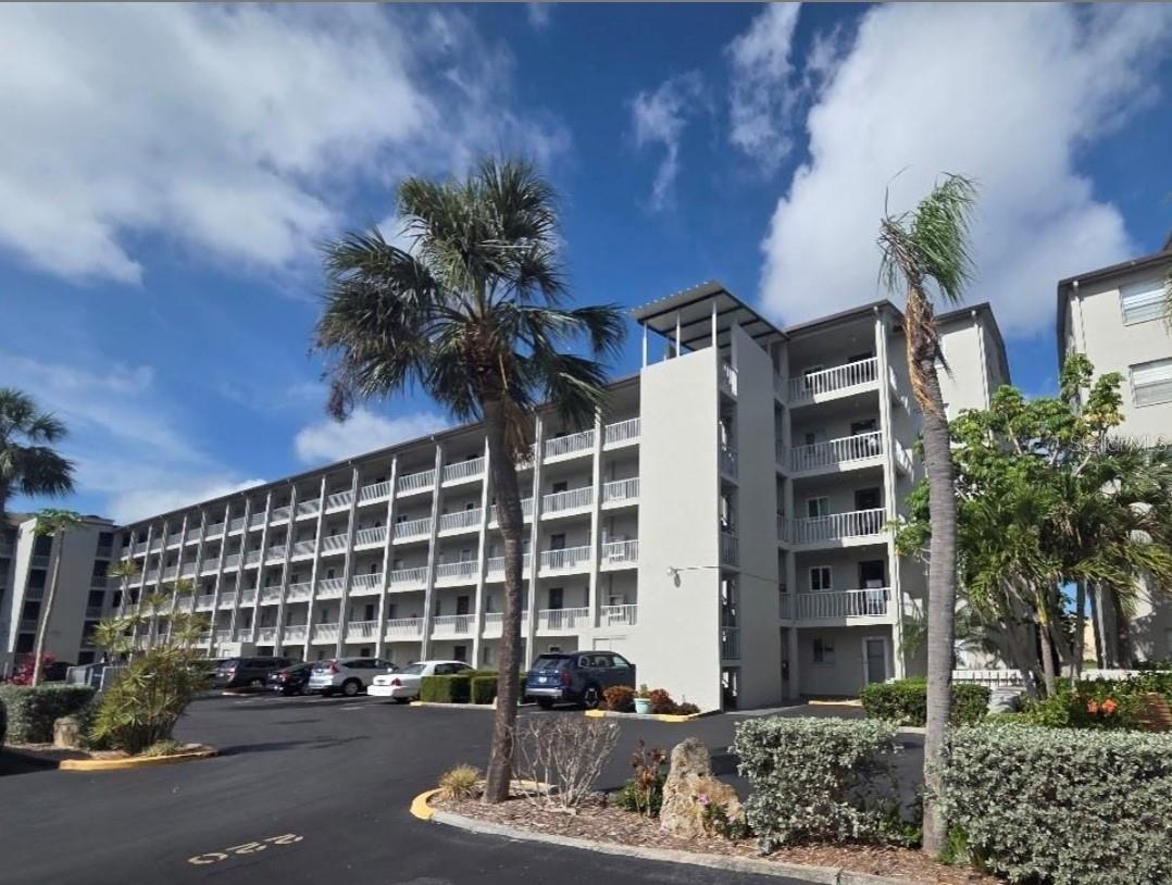 3454 Lake Bayshore Dr #420 Bldg P Property Photo