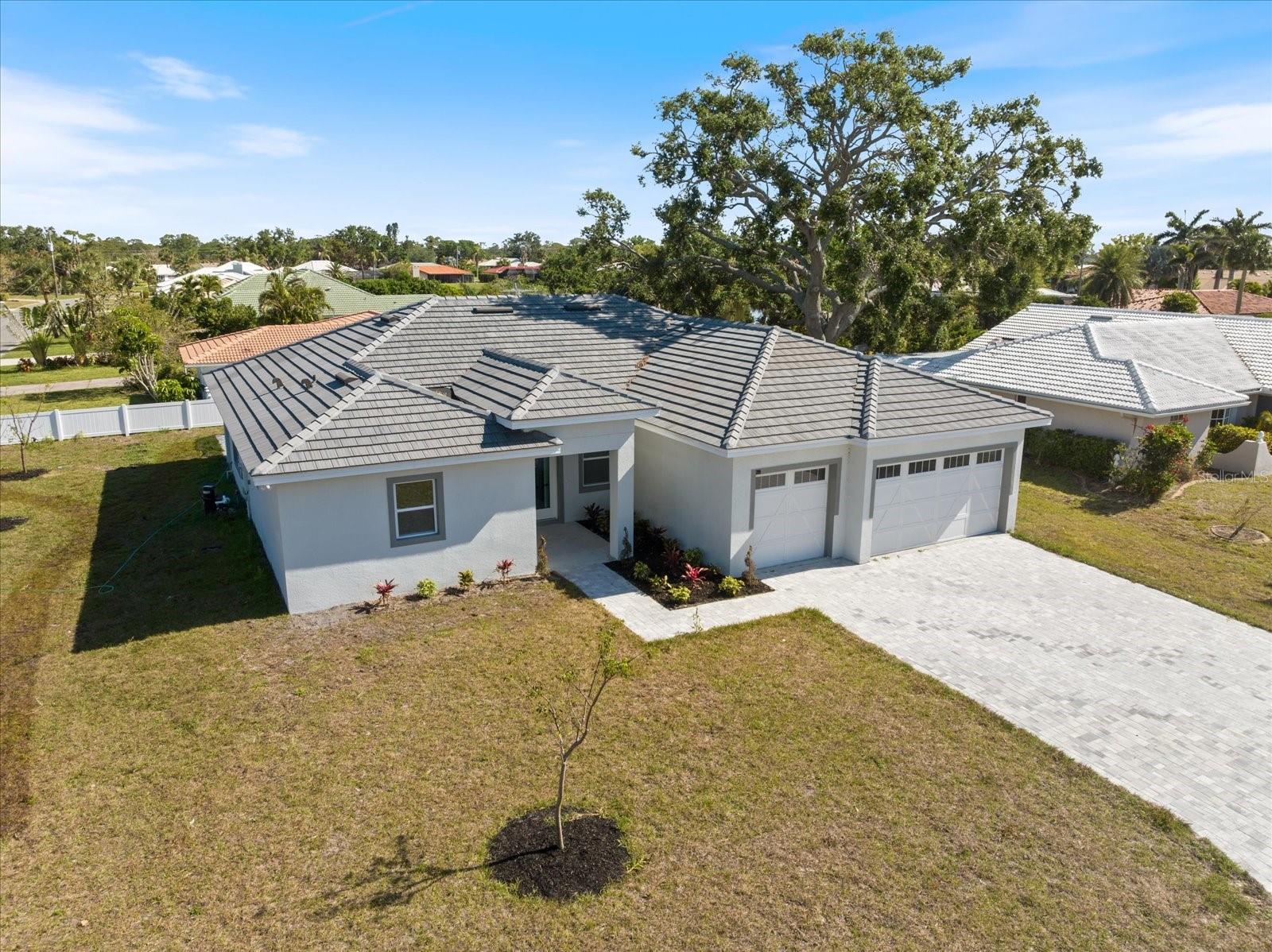 399 Giovanni Dr Property Photo