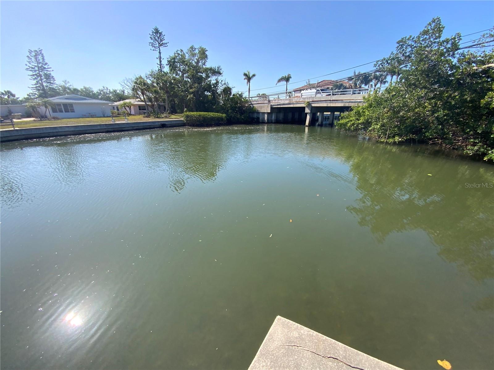 100 Pops Ln Property Photo 1