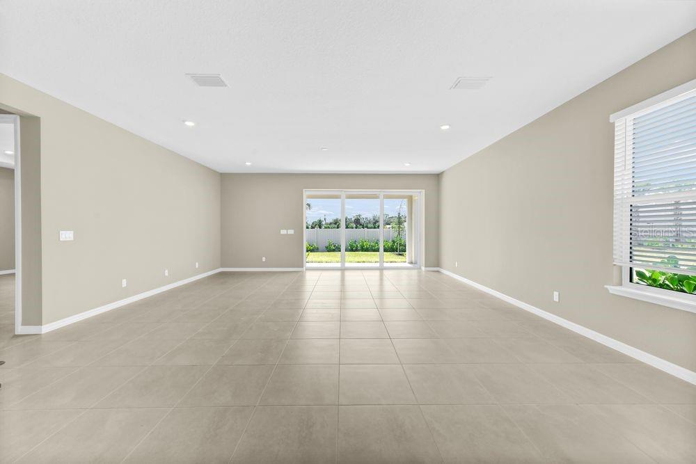 7052 Foxboro Way Property Photo 6