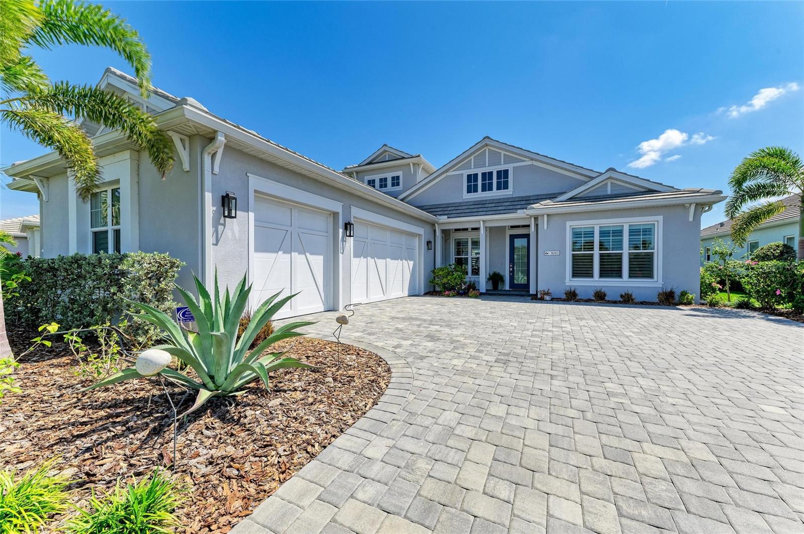 8067 Waterbend Trl Property Photo