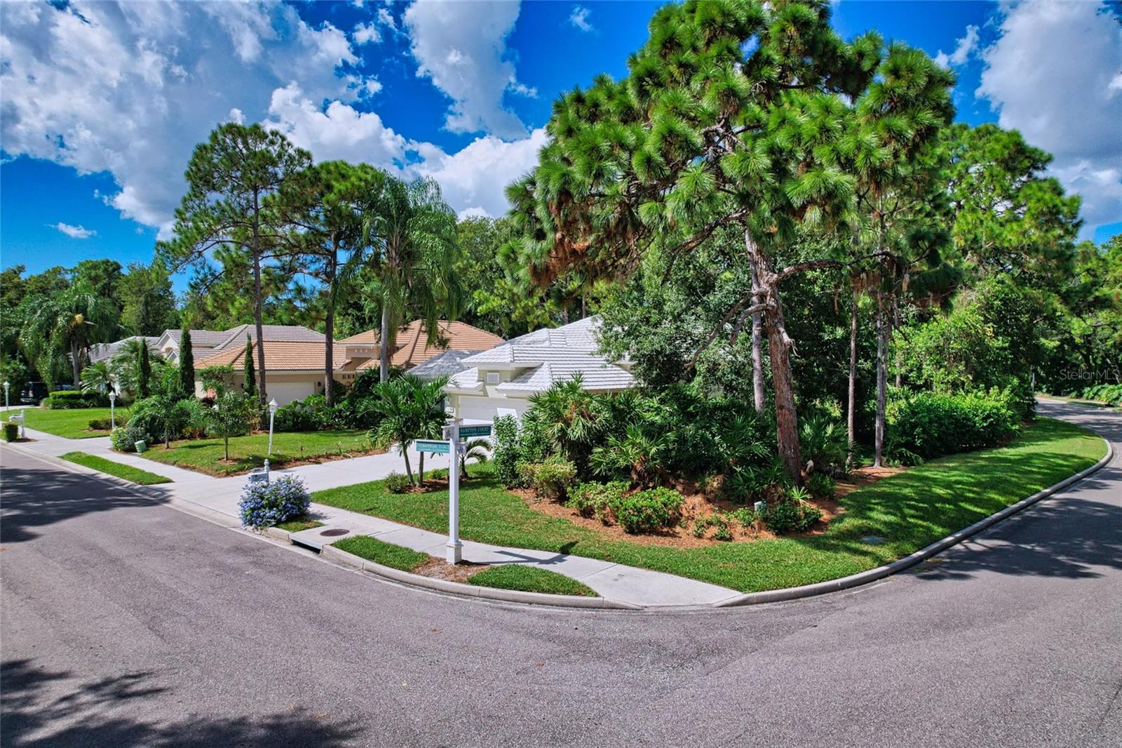 6435 Berkshire Pl Property Photo 7