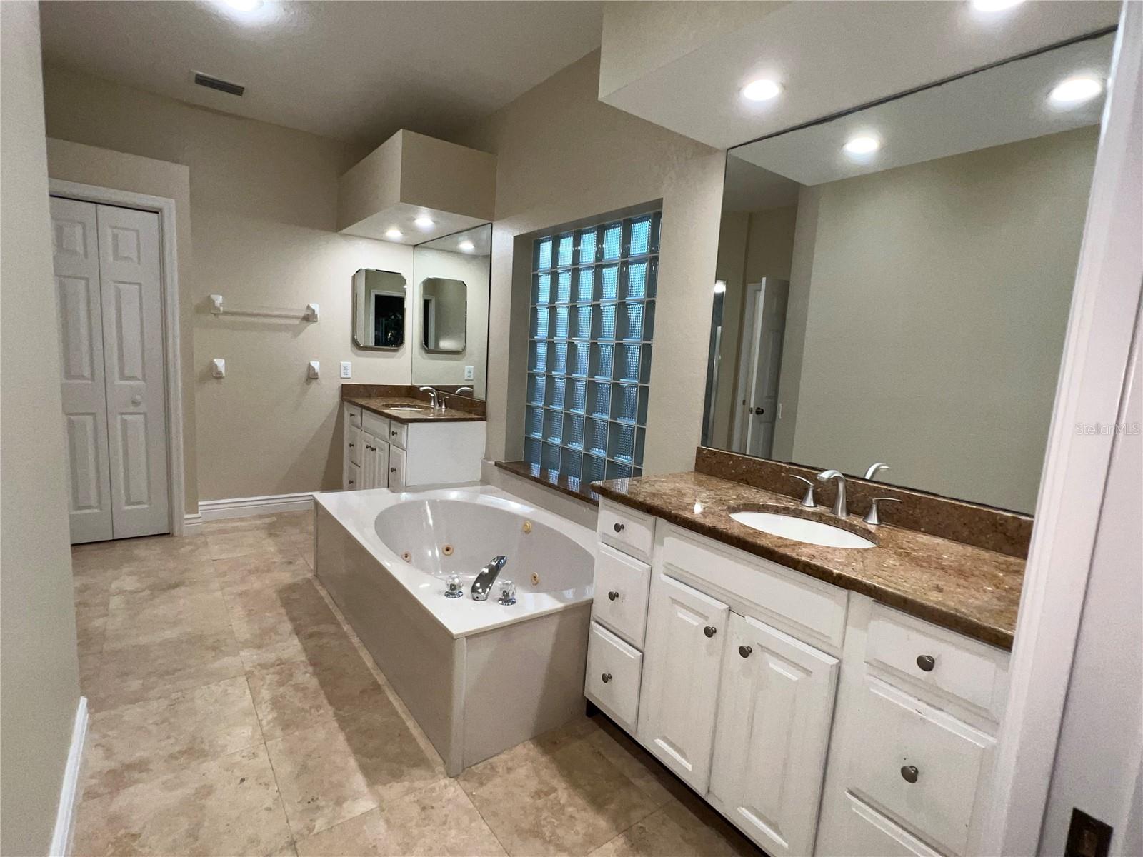 6435 Berkshire Pl Property Photo 24