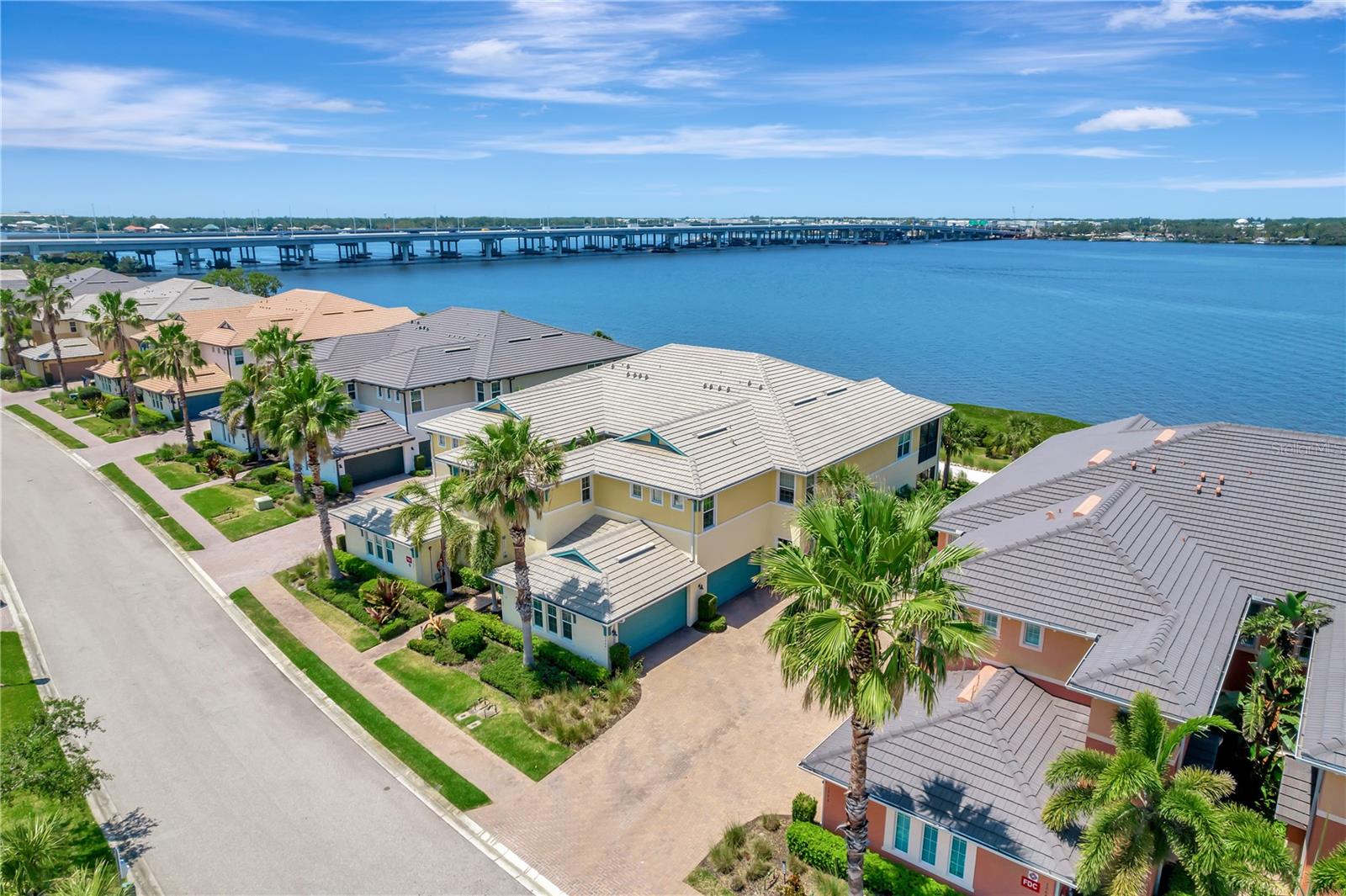 1264 Riverscape St #b Property Photo