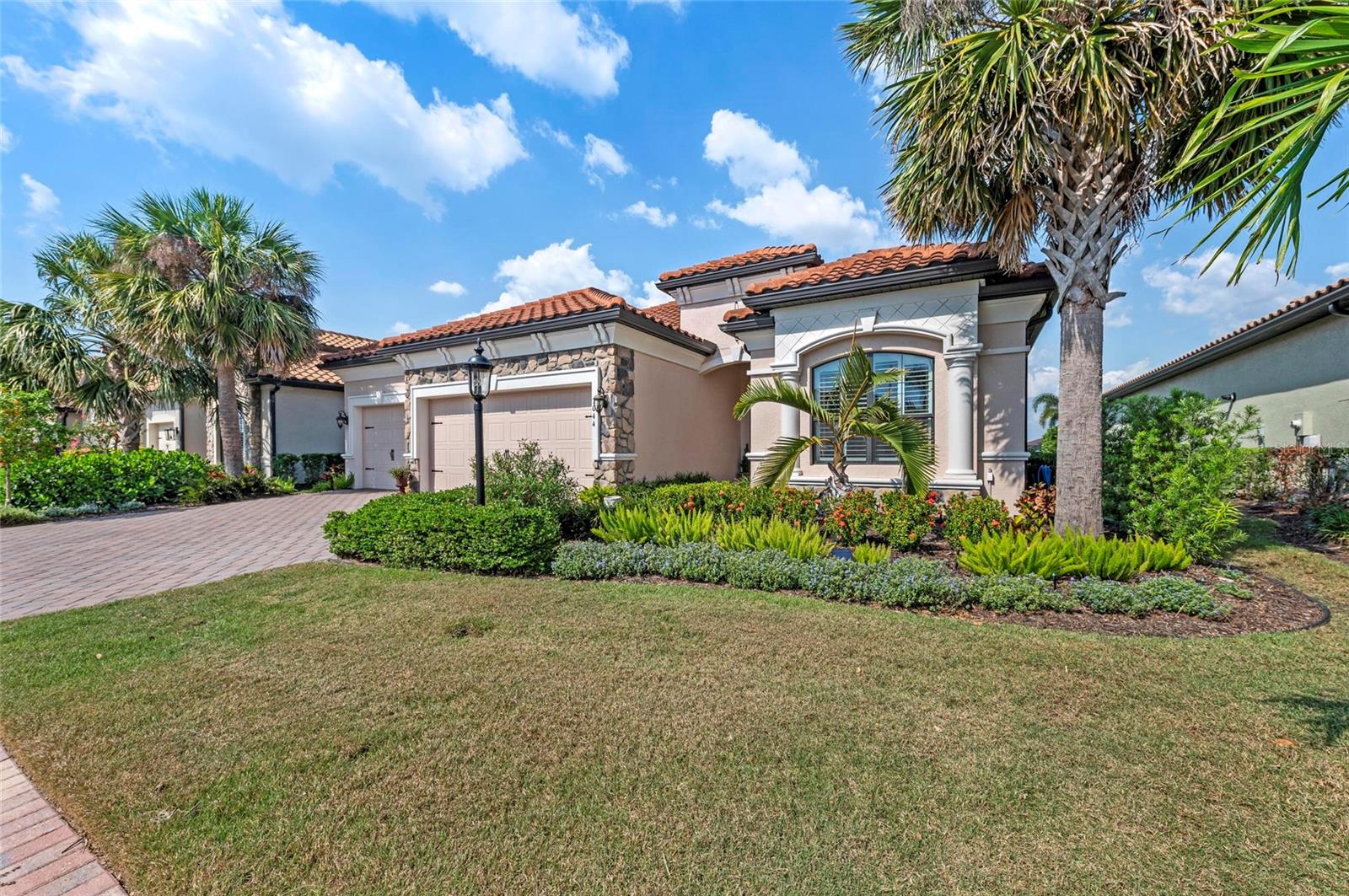 7044 WHITTLEBURY TRL Property Photo 1
