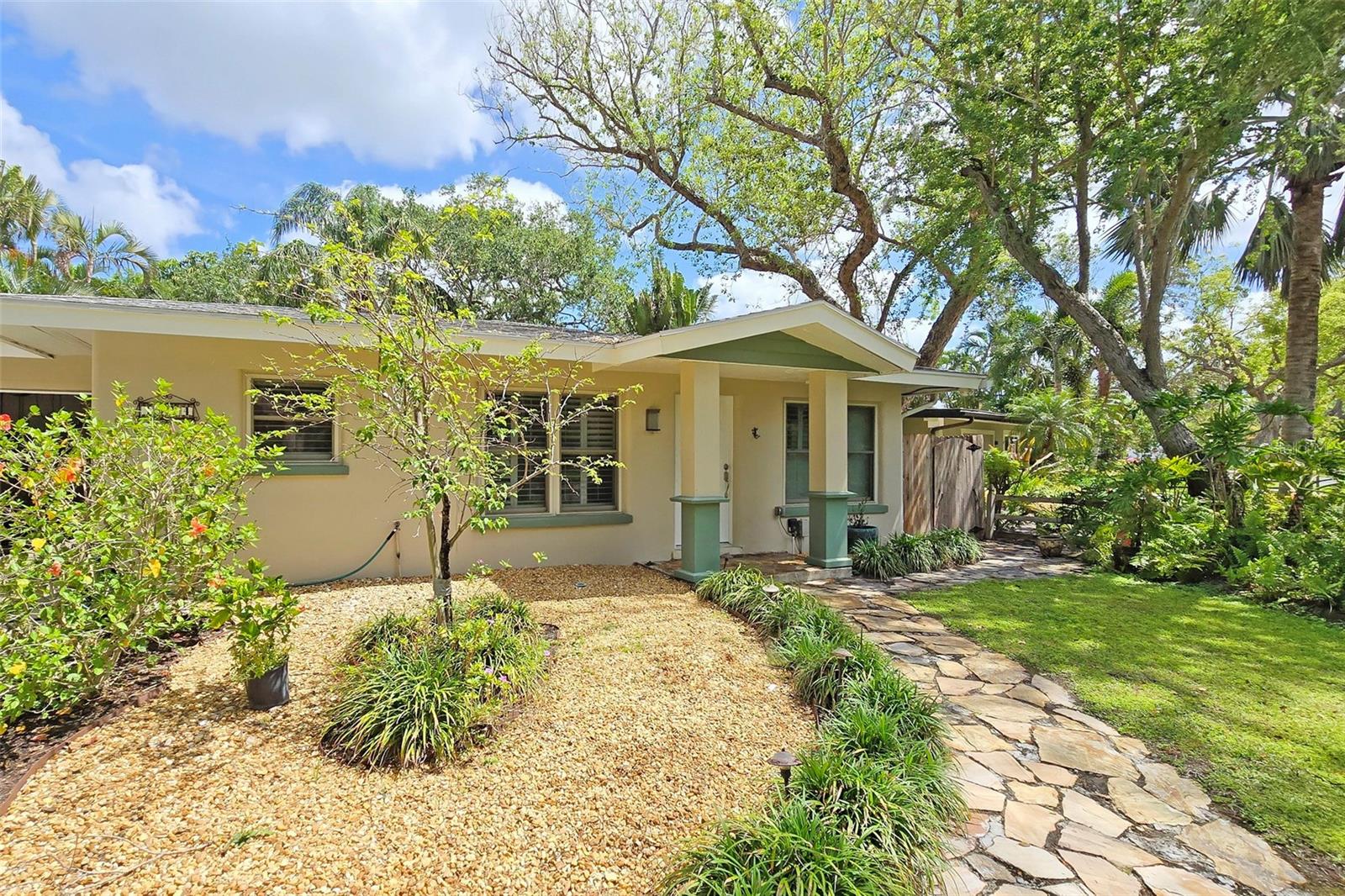 3004 Bay Shore Cir Property Photo