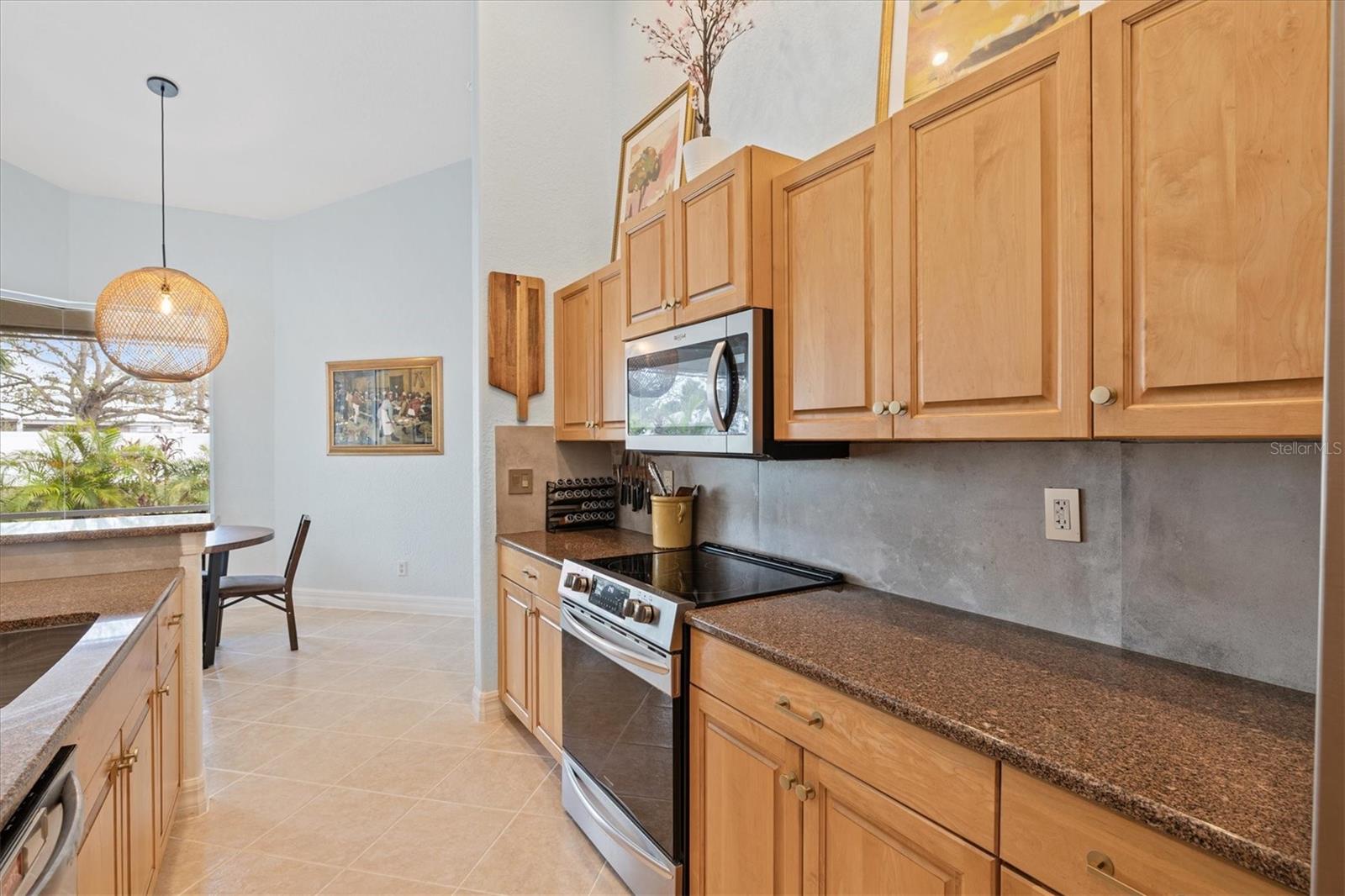22324 Wexford Blvd Property Photo 17