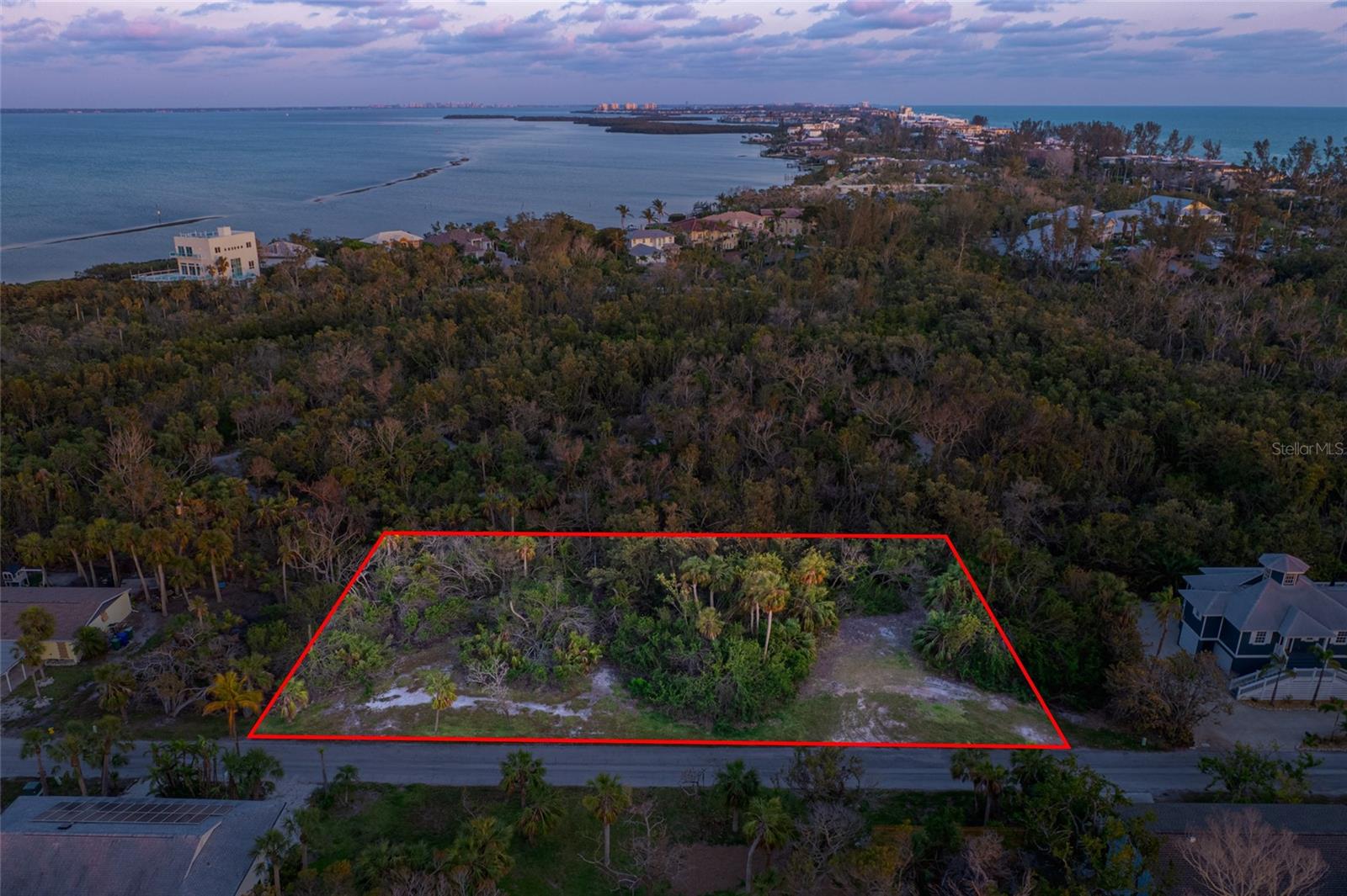 560 Gulf Bay Rd Property Photo 4