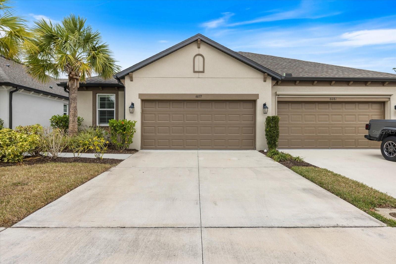 6077 Amberly Dr Property Photo