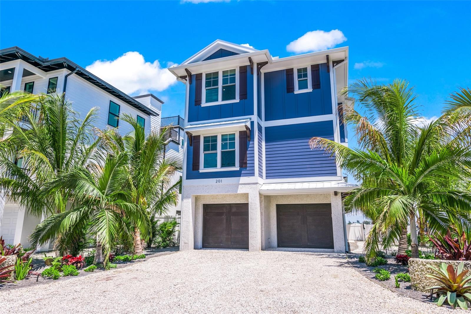 201 Bay Dr N Property Photo
