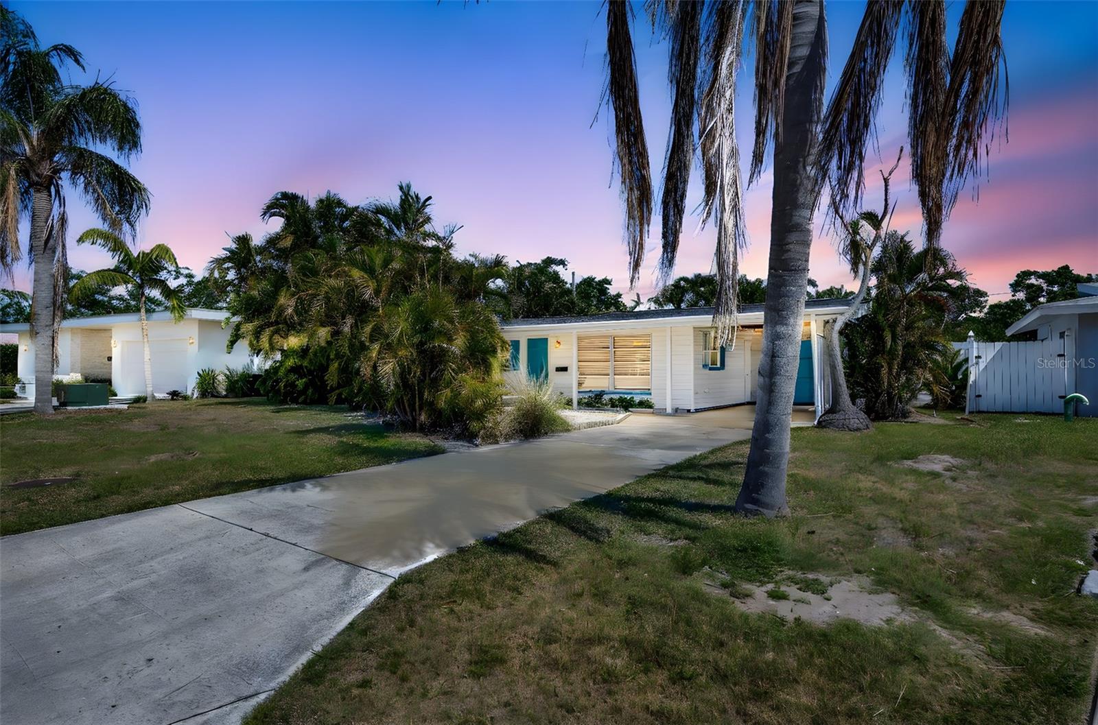 2307 Valencia Dr Property Photo