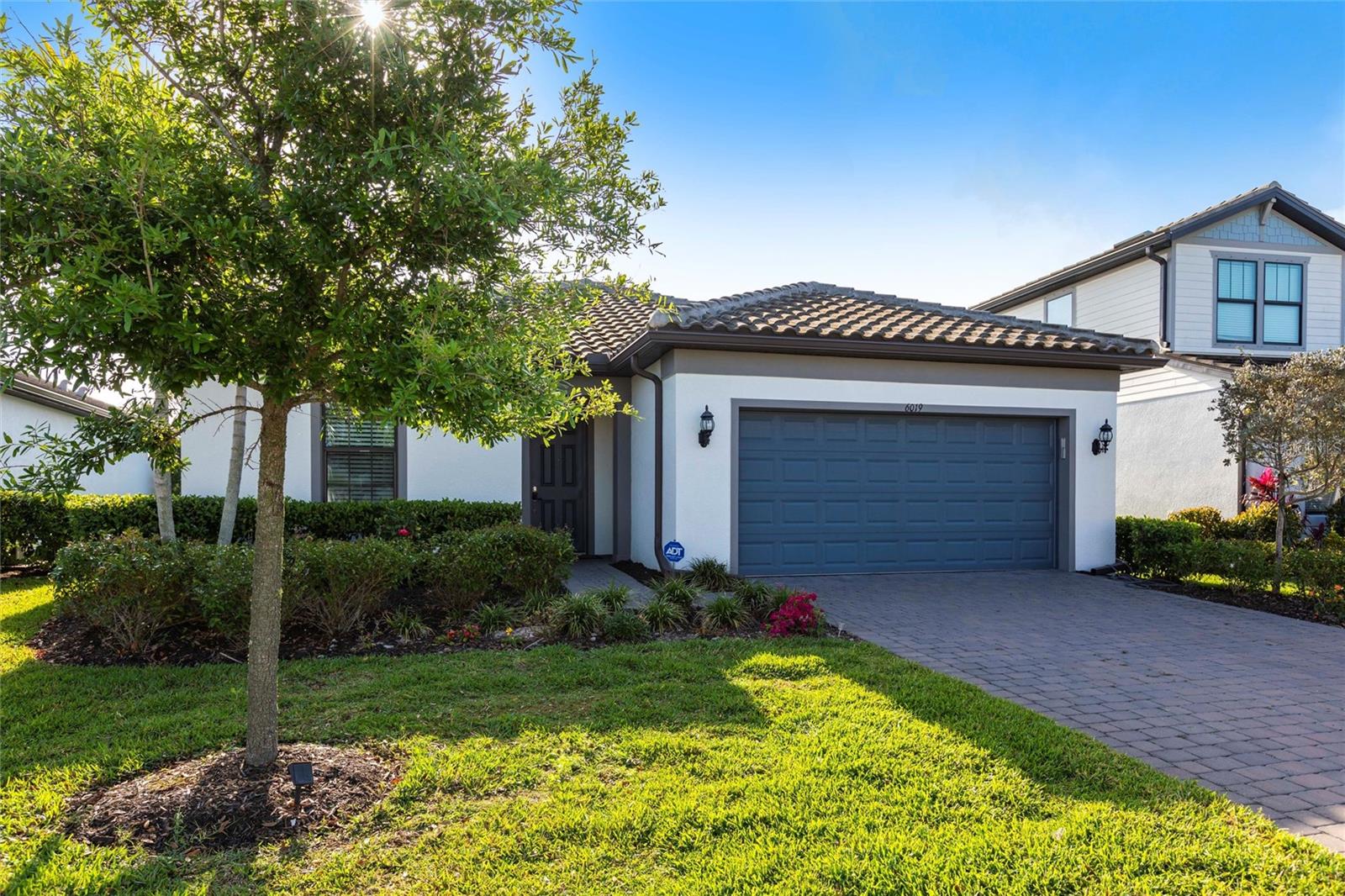 6019 Bluestar Ct Property Photo