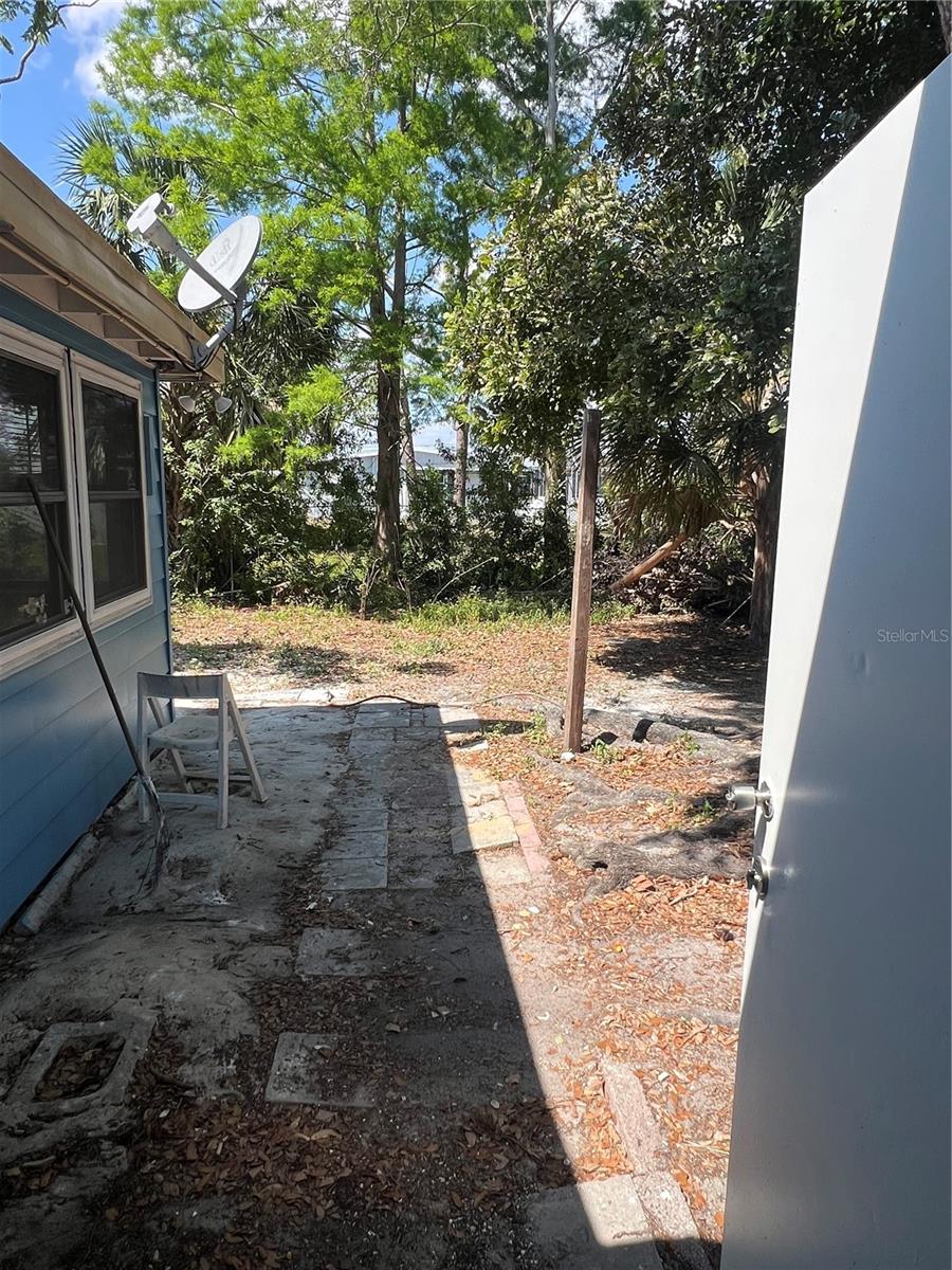 21274 Coulton Ave Property Photo 15