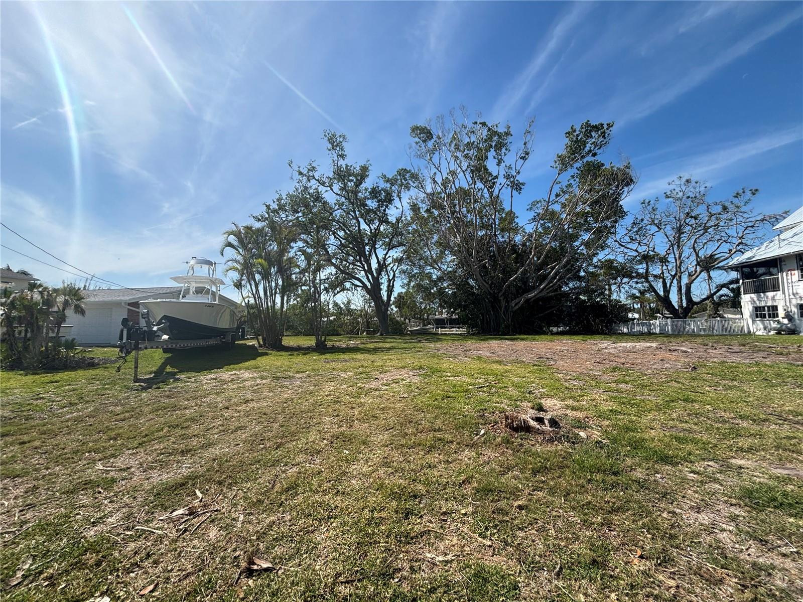 4417 Dolphin Ln Property Photo 2