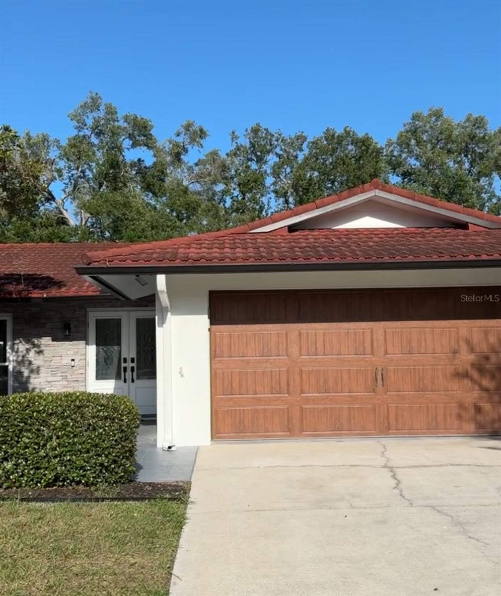 3209 Riviera Dr Property Photo
