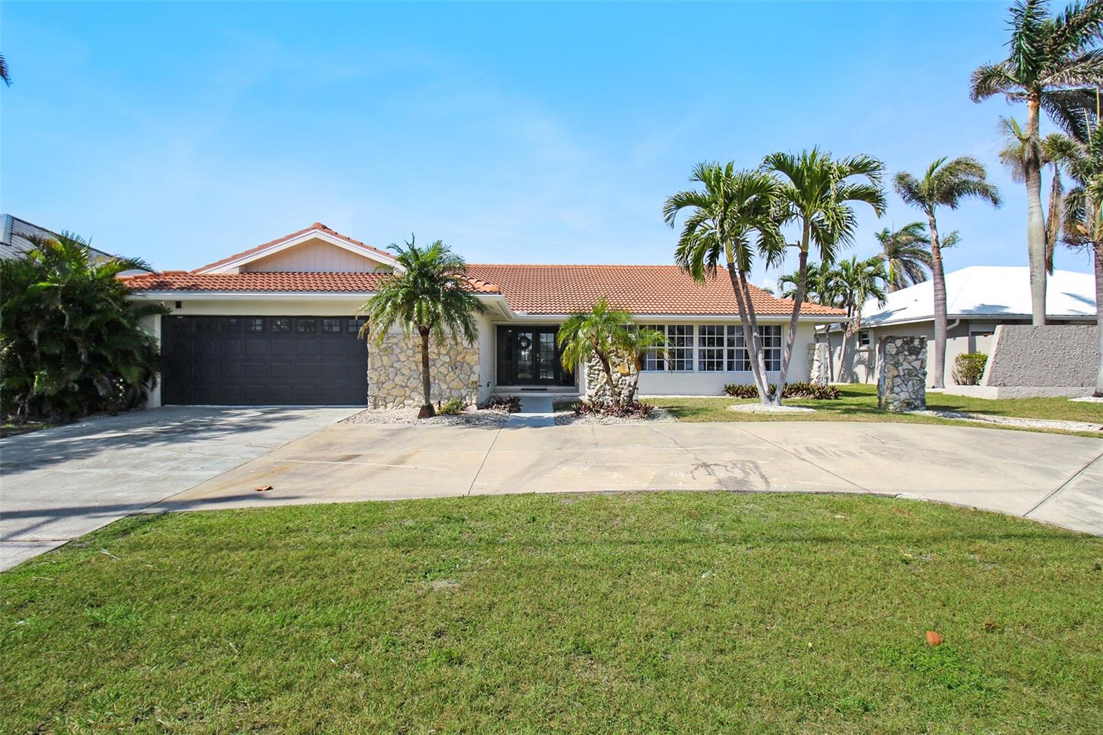 945 Bal Harbor Blvd Property Photo 1