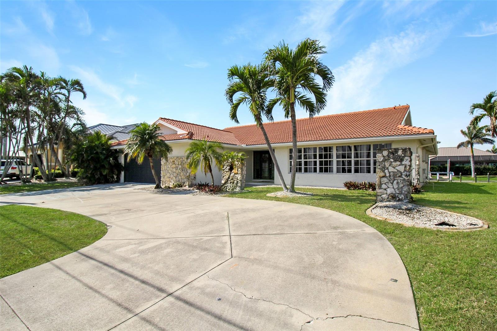 945 Bal Harbor Blvd Property Photo 2