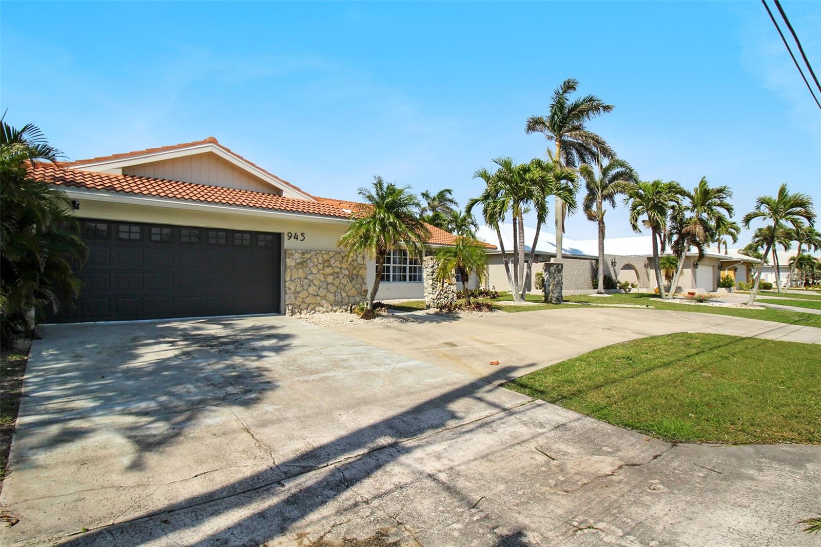 945 Bal Harbor Blvd Property Photo 3