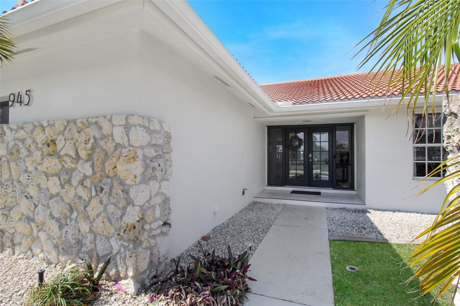 945 Bal Harbor Blvd Property Photo 5