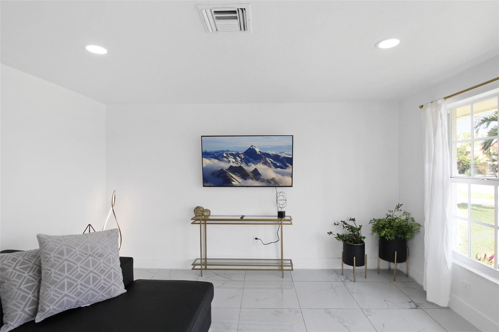 945 Bal Harbor Blvd Property Photo 11