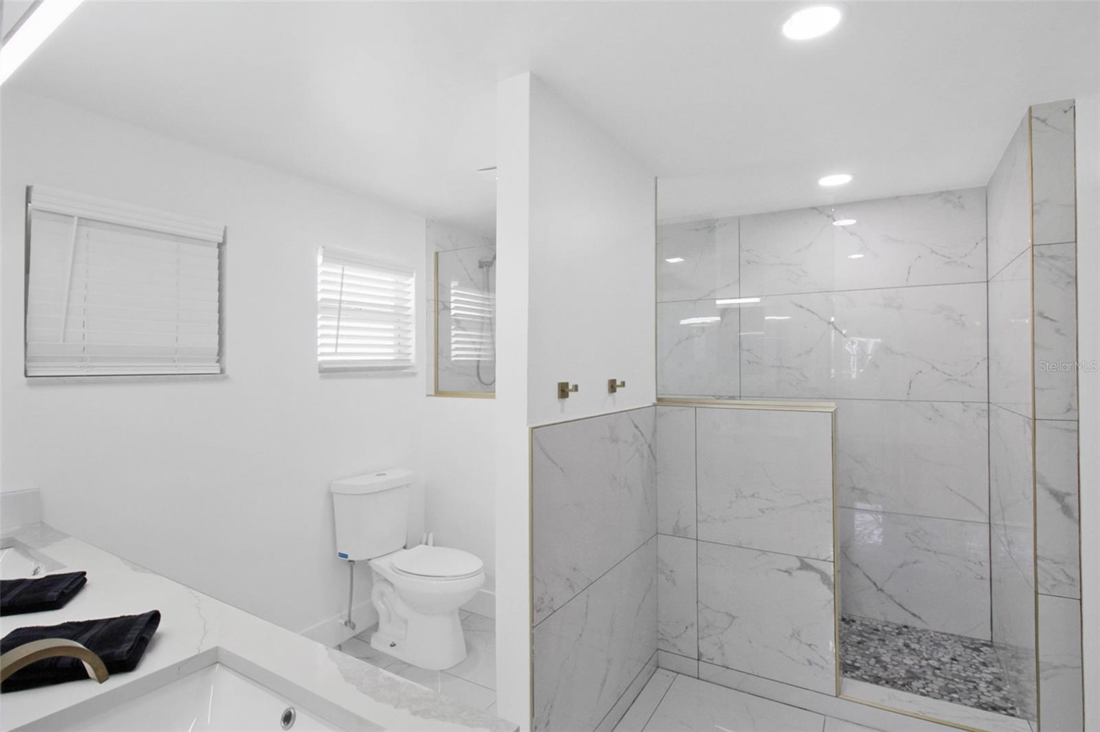 945 Bal Harbor Blvd Property Photo 21