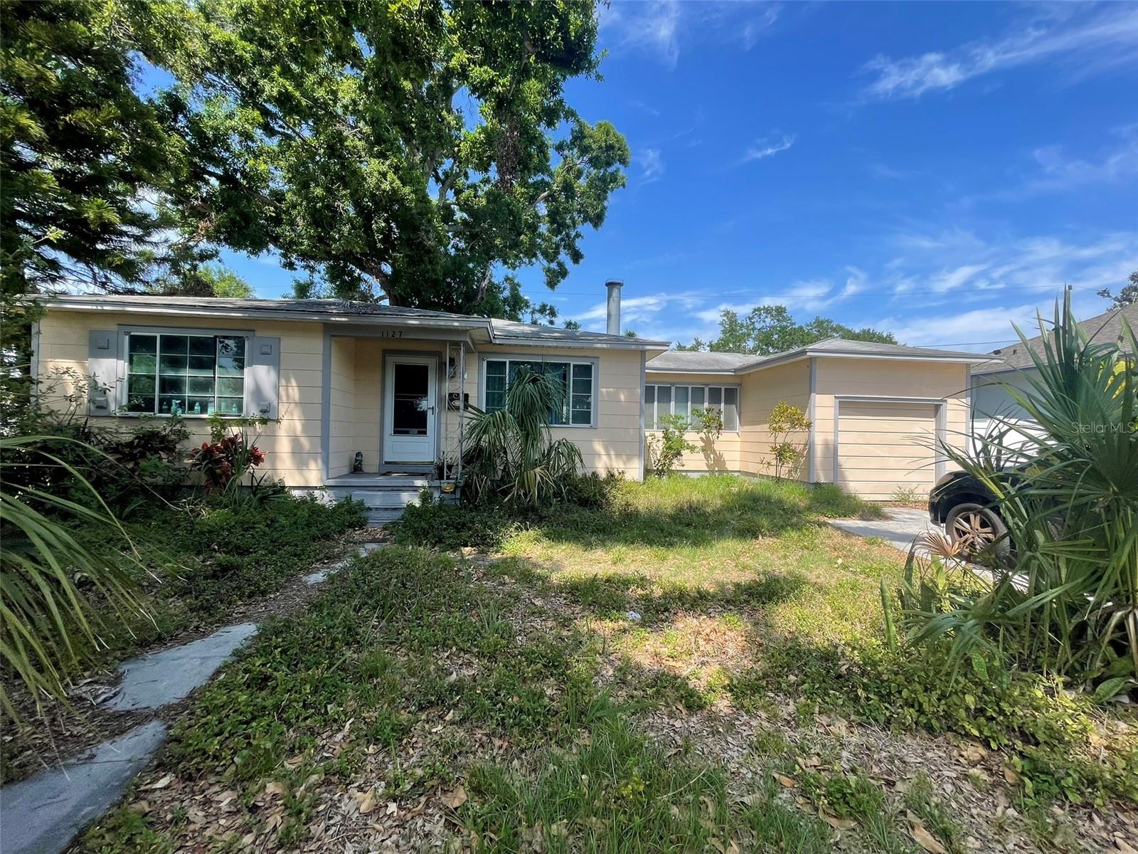 1127 Tyrone Ct N Property Photo