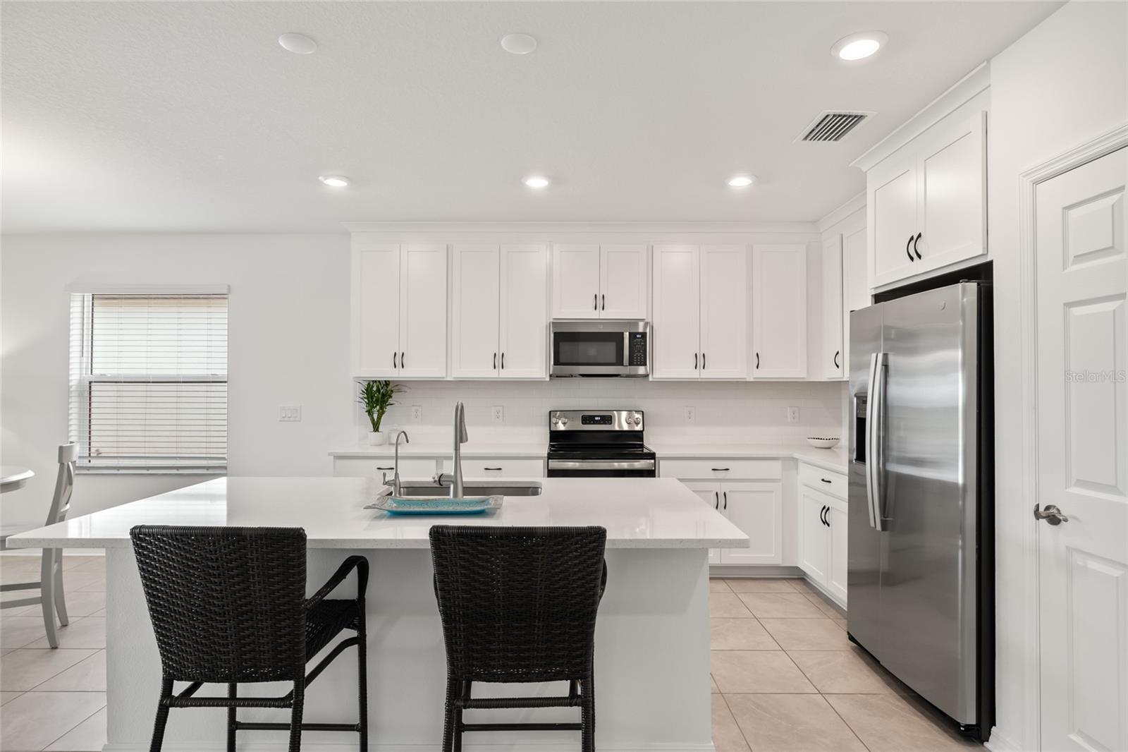 9725 Last Light Gln Property Photo 4