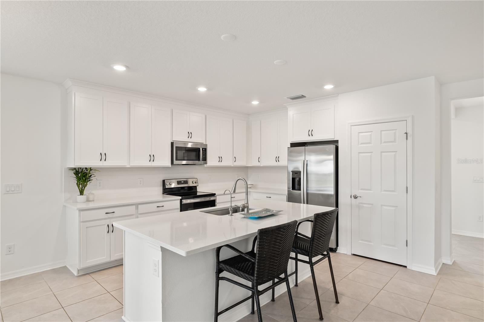 9725 Last Light Gln Property Photo 5