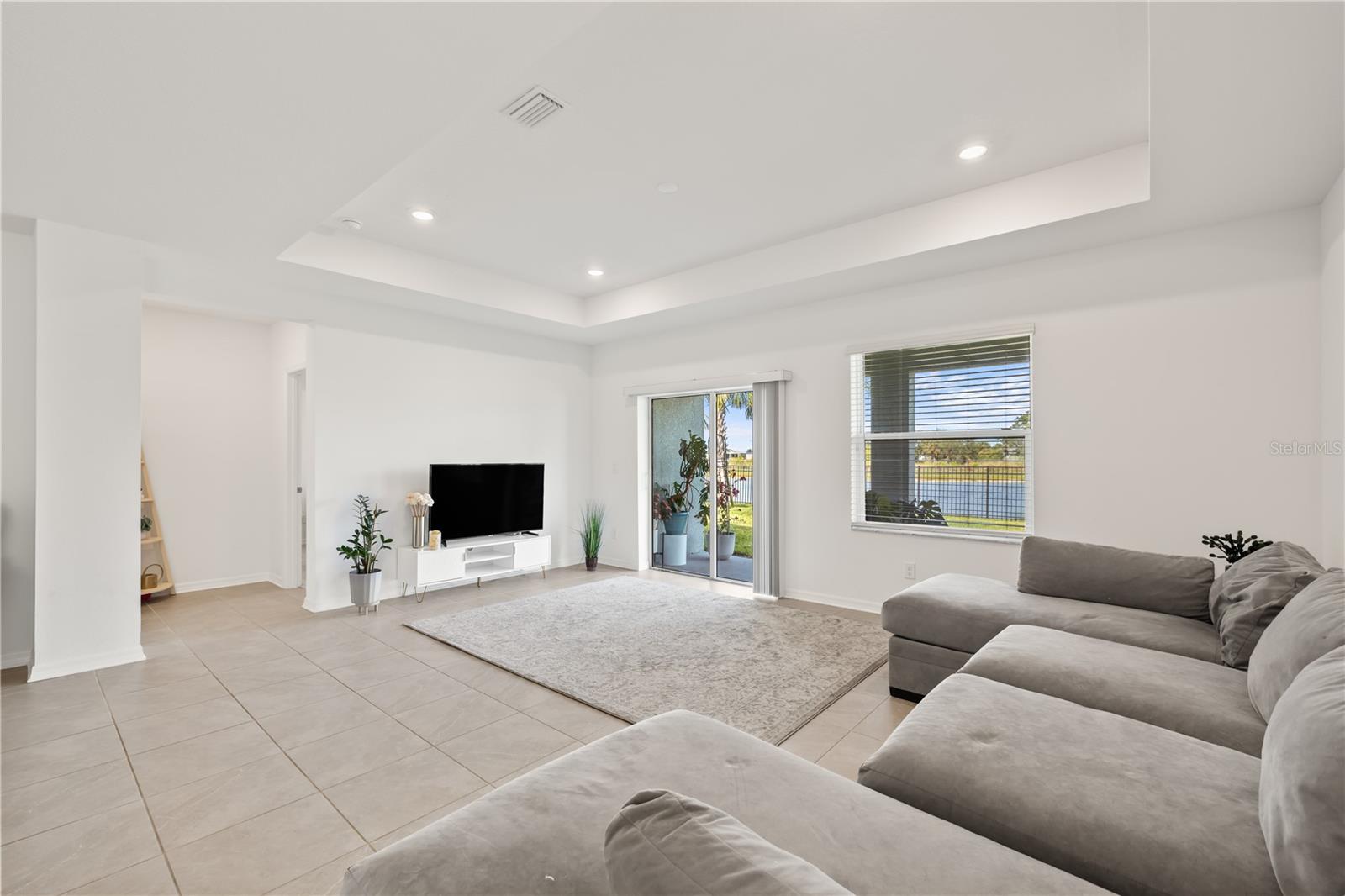 9725 Last Light Gln Property Photo 11